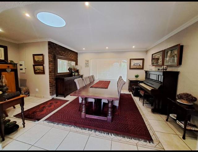 6 BEDROOM HOUSE FOR SALE IN ELDORAIGNE